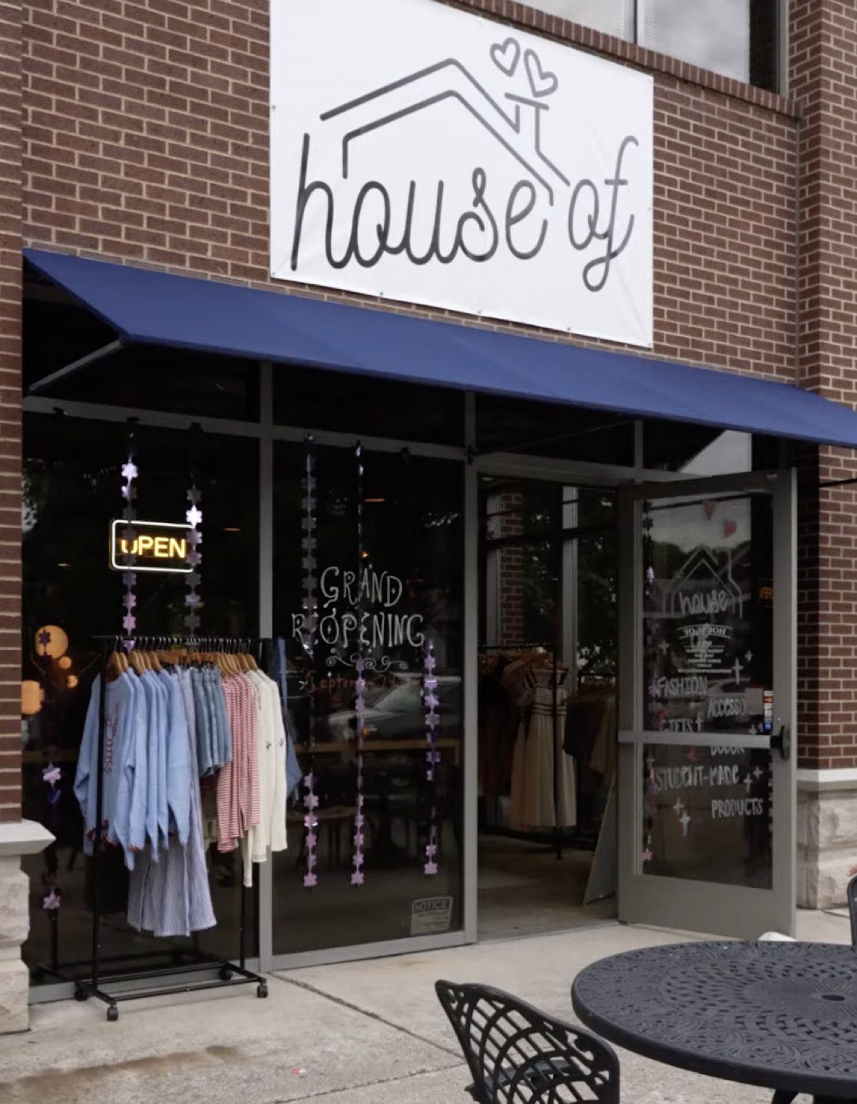 The House Of storefront on Belmont Blvd